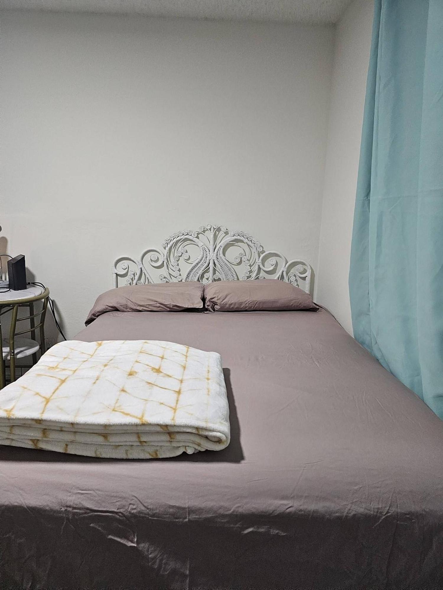 Room In Apartment - The Sample Rd Retreats ポンパノビーチ エクステリア 写真